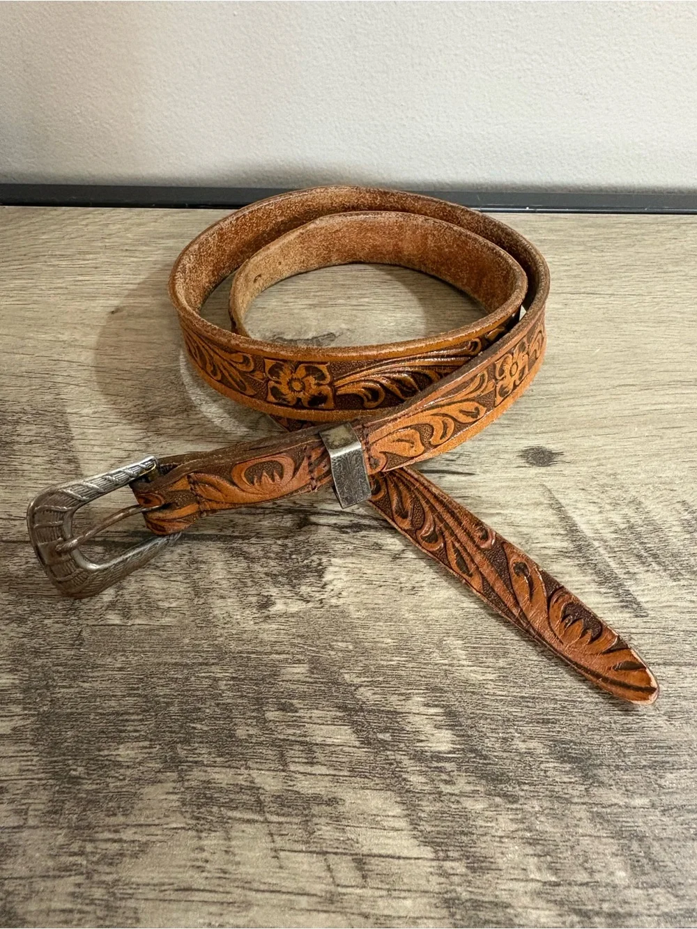 VINTAGE 50's Women's WESTERN Hand Tooled Leather SILVER Buckle COWGIRL BELT 28